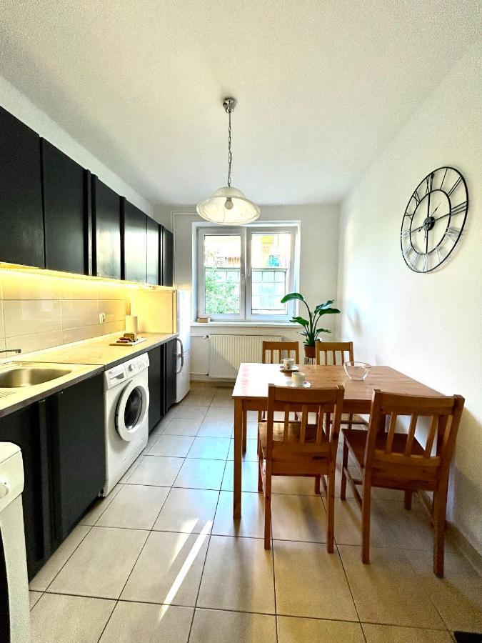 Przestronny Apartament W Centrum Rzeszowa Lägenhet Exteriör bild